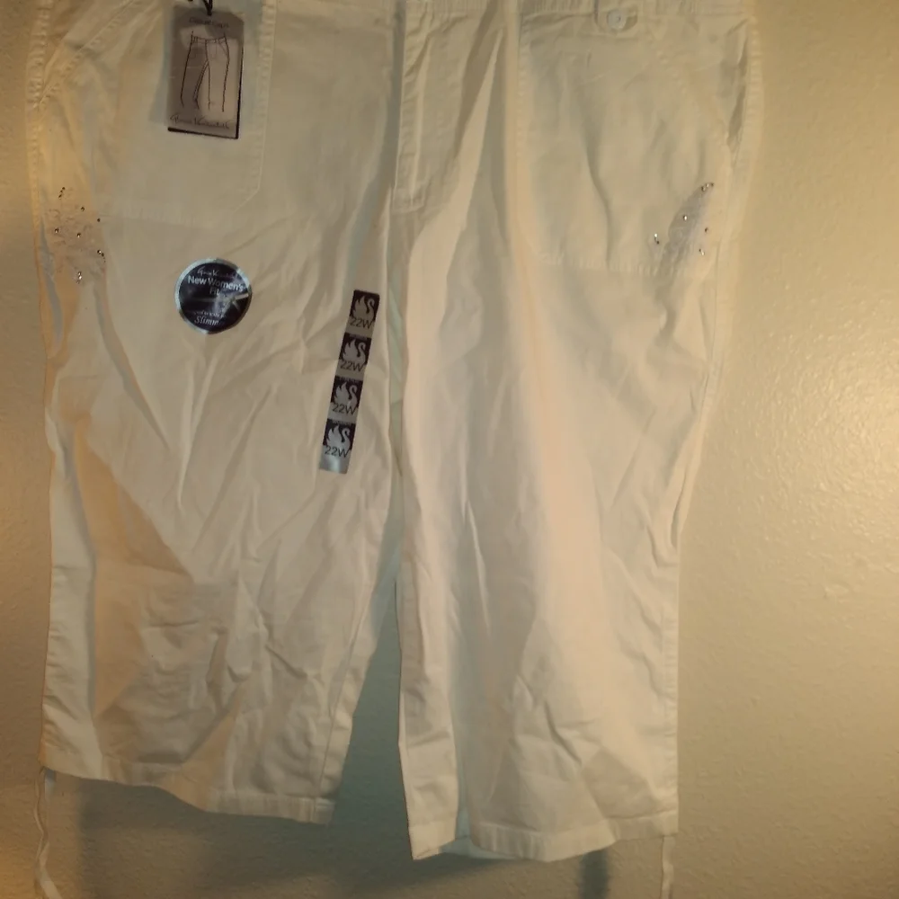 Gloria Vanderbilt plus size - Picture 2 of 7